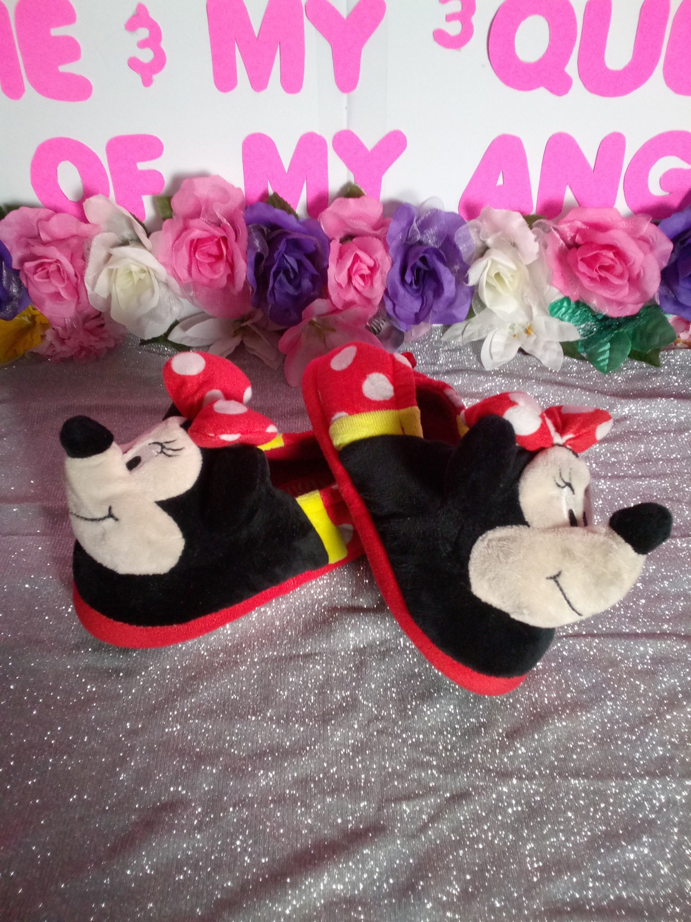 Disney Minnie Mouse Red White Black Plush Slippers